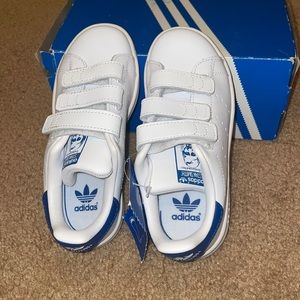 adidas youth velcro / NEVER WORN / BRAND NEW / INCLUDES BOX & TAG / all photos ^